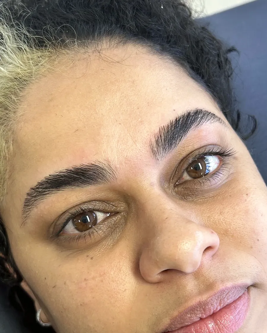 Trabalho real: Brow Lamination